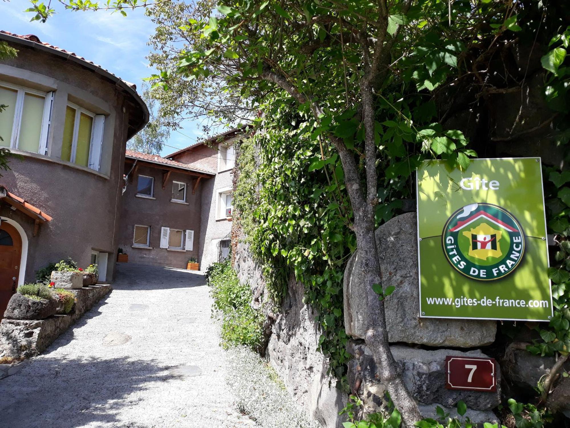 Grande Maison Au Coeur D'Un Village Historique Avec Terrasse Et Wifi Inclus - Fr-1-582-308 Saint-Vidal Exteriör bild